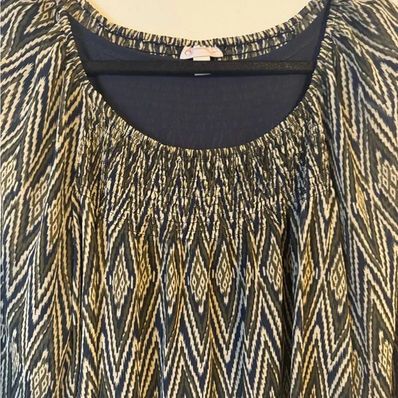 NAVY/TAN PRINT TOP w/SLEEVE DETAIL   PLUS: 2X    #W - Picture 2 of 12